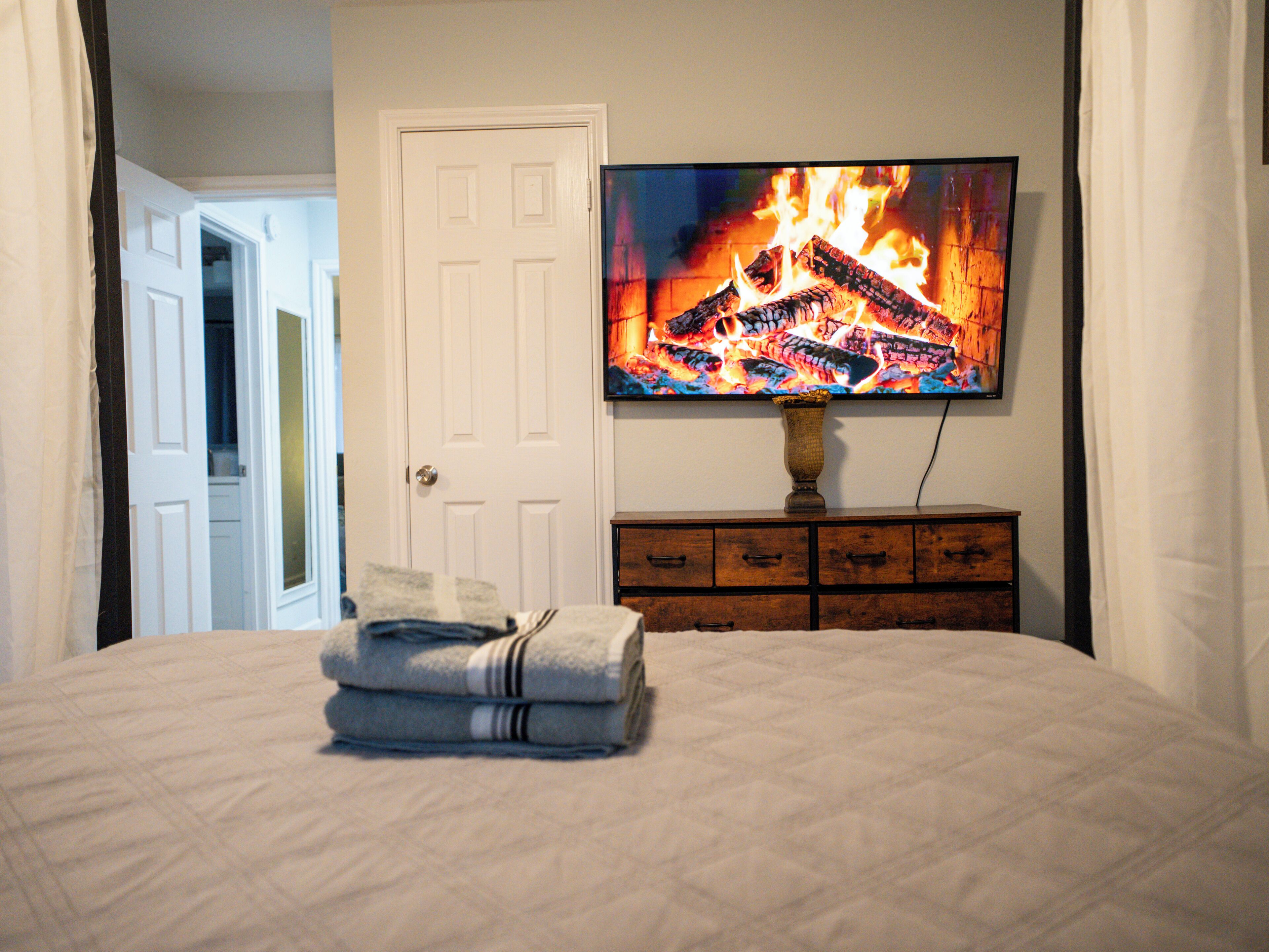 2 多间卧室、办公桌、免费 WiFi、床单