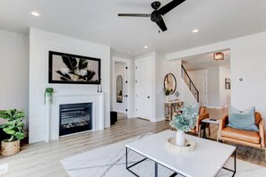 Smart TV, fireplace, video games, stereo