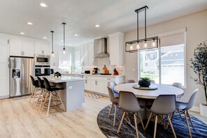 Dining - Brand New GEORGEOUS single family home, just steps away from the Midway Crater (Midway)