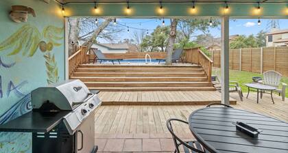 Pool & Hot Tub / Gameroom - TV, Pool Table, Shuffle Board / N Austin near Domain