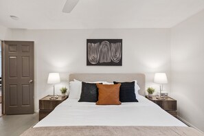 3 bedrooms, desk, iron/ironing board, travel crib - Pool & Hot Tub / Gameroom / North Austin / Domain (Austin)