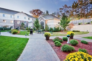 Unclassified image, 4 of 23, button