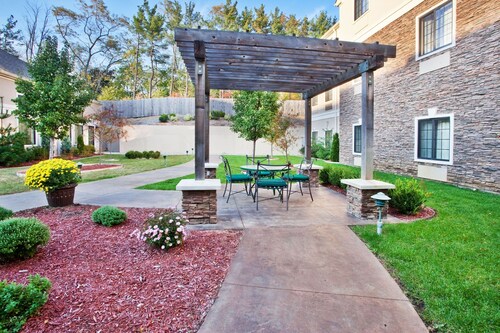 Studio | Free Breakfast. Indoor Pool