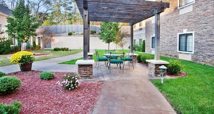 Studio | Free Breakfast. Indoor Pool