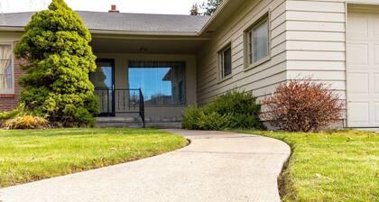 Charming 1950s Time Capsule Near Downtown Baker City, Oregon