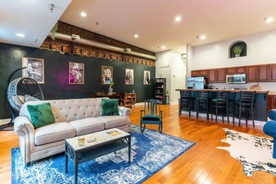 Jump right into the heart of Downtown Knoxville