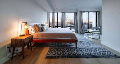 Modern Luxury 4BR Home Den NYC Views