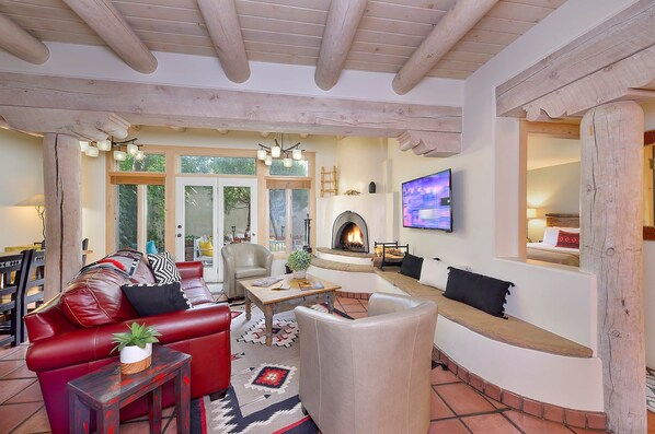 TV, fireplace