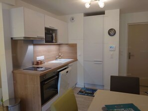 Fridge, microwave, oven, stovetop - 3TERIMP204 - Comfortable apartment (COLLIOURE)