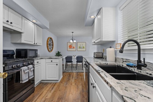 Inviting 2BR Half-Plex-Equipped Kitchen & Garage