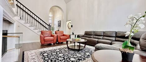 TV connectée, cheminée, baby-foot, table de tennis de table