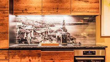 Fridge, oven, dishwasher, toaster