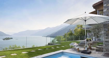 Wohnung in einem Ferienhaus mit Pool, Klimaanlage, internet, TV, Innenhof, Panoramablick, Parkplatz