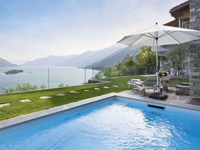 Beautiful apartment in villa for 2 guests with internet, A/C, pool, TV, patio and panoramic view