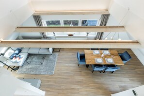 Unclassified image, 2 of 29, button