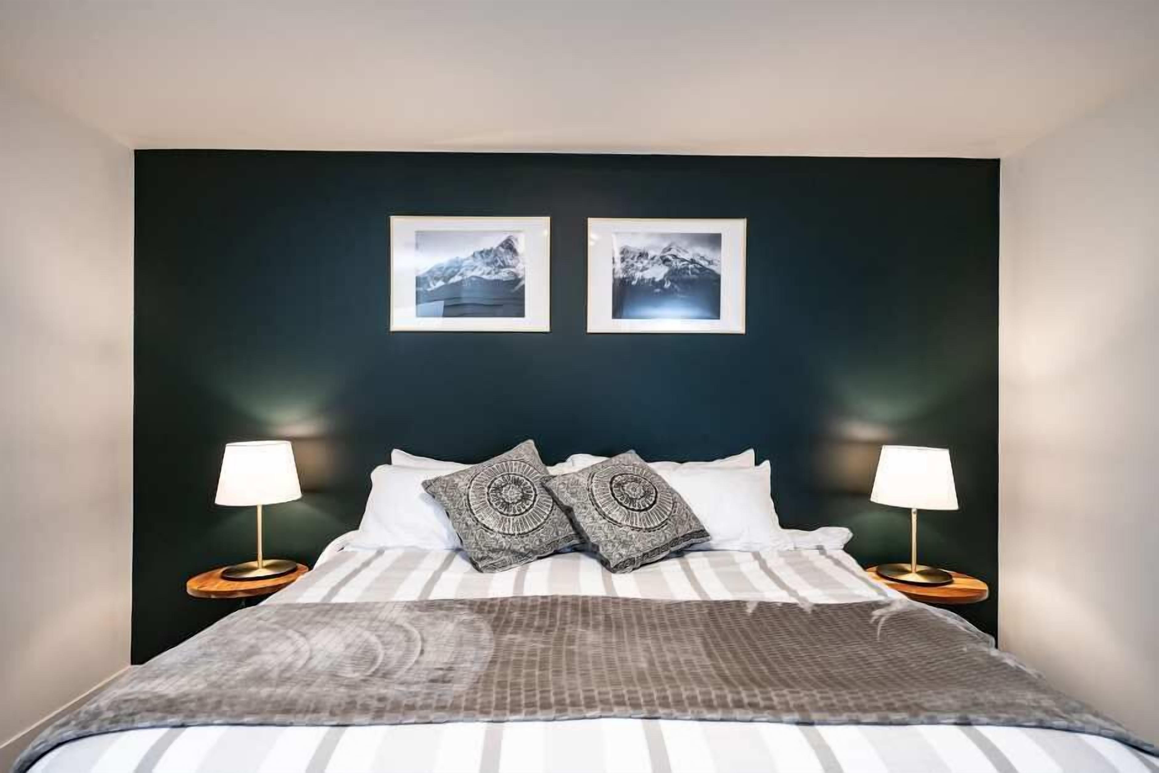 Alpine Escape | 3 bedrooms, iron/ironing board, free WiFi, bed sheets
