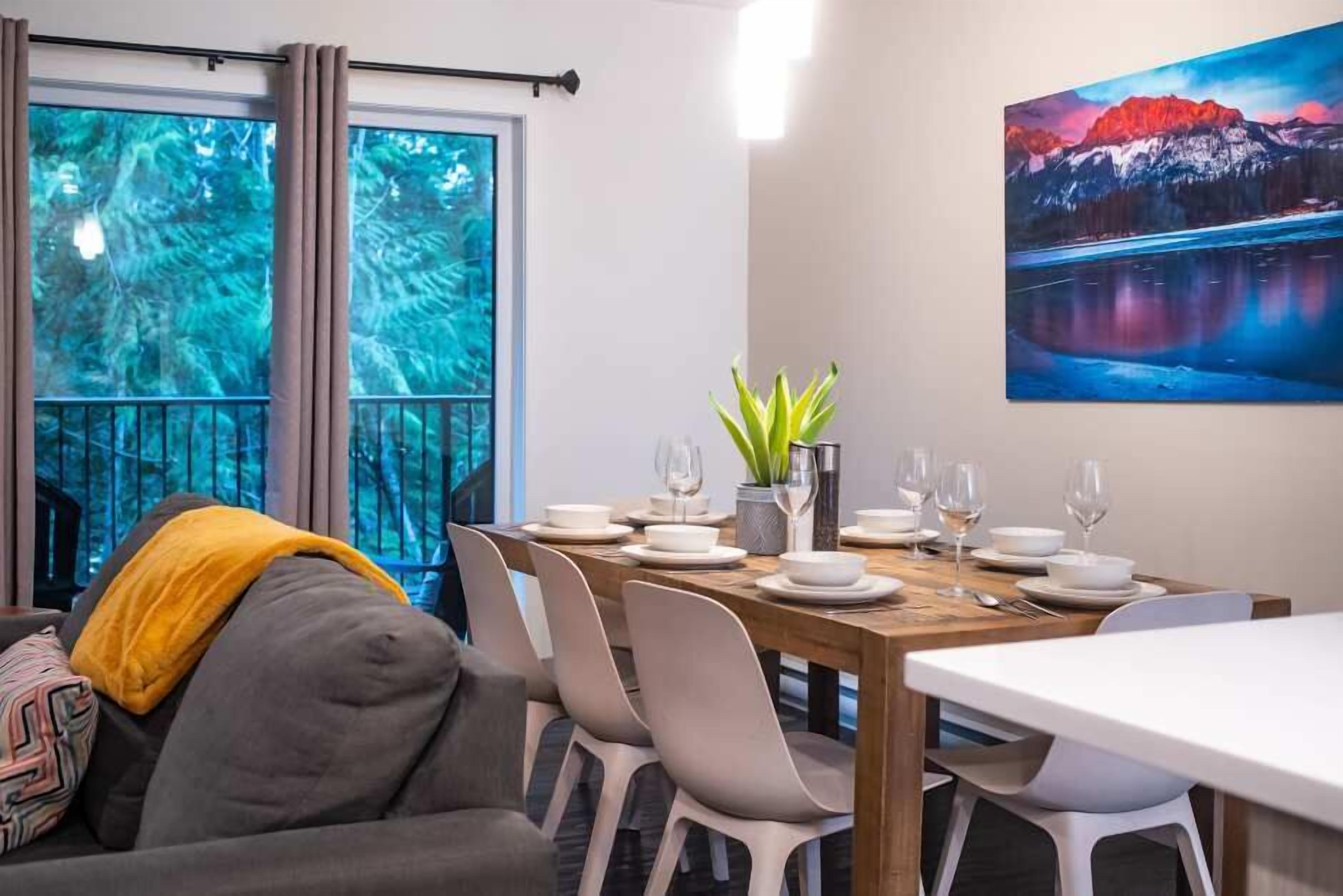 Alpine Escape | In-room dining
