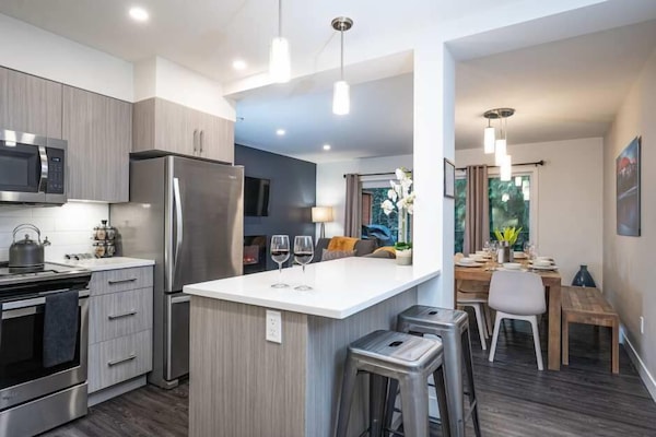 Alpine Escape | Private kitchen | Full-size fridge, microwave, oven, stovetop