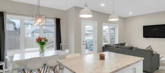 Beautiful bungalow by the water