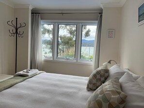 2 makuuhuonetta, työpöytä, vauvan matkasänky, ilmainen Wi-Fi