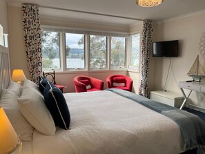 2 bedrooms, desk, travel cot, free WiFi