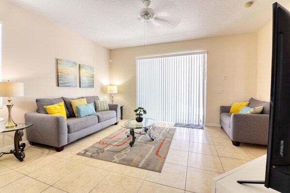 House, Multiple Beds (Grand Golf Views at Highlands Reserve) | Living room - Grand Golf Views at Highlands Reserve (Davenport)
