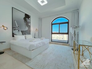 3 bedrooms, iron/ironing board, bed sheets - Seaview Penthouse with Private Gym & Outdoor Pool (Dubai)
