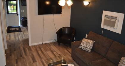 Delightful 1-bedroom tiny home in quiet area