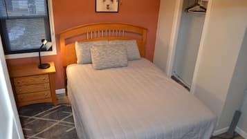 1 habitación, escritorio, wifi gratis y ropa de cama