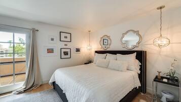 2 habitaciones, escritorio, tabla de planchar con plancha y wifi gratis