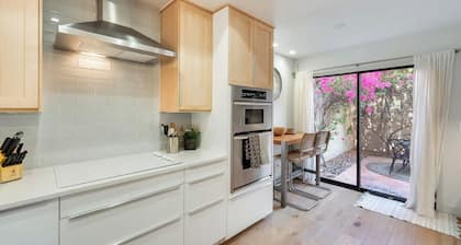 Elegant & Charming Townhome in the iconic Arizona Biltmore Estates