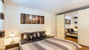 2 chambres, fer et planche Ă repasser, Wi-Fi gratuit, draps fournis