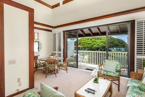 TV - 1-Bdrm Top Floor Condo in Koloa | AC | Pool | Gym (Koloa)