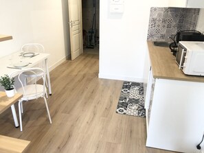 Private kitchen - Studio Insolite au Château (Razengues)