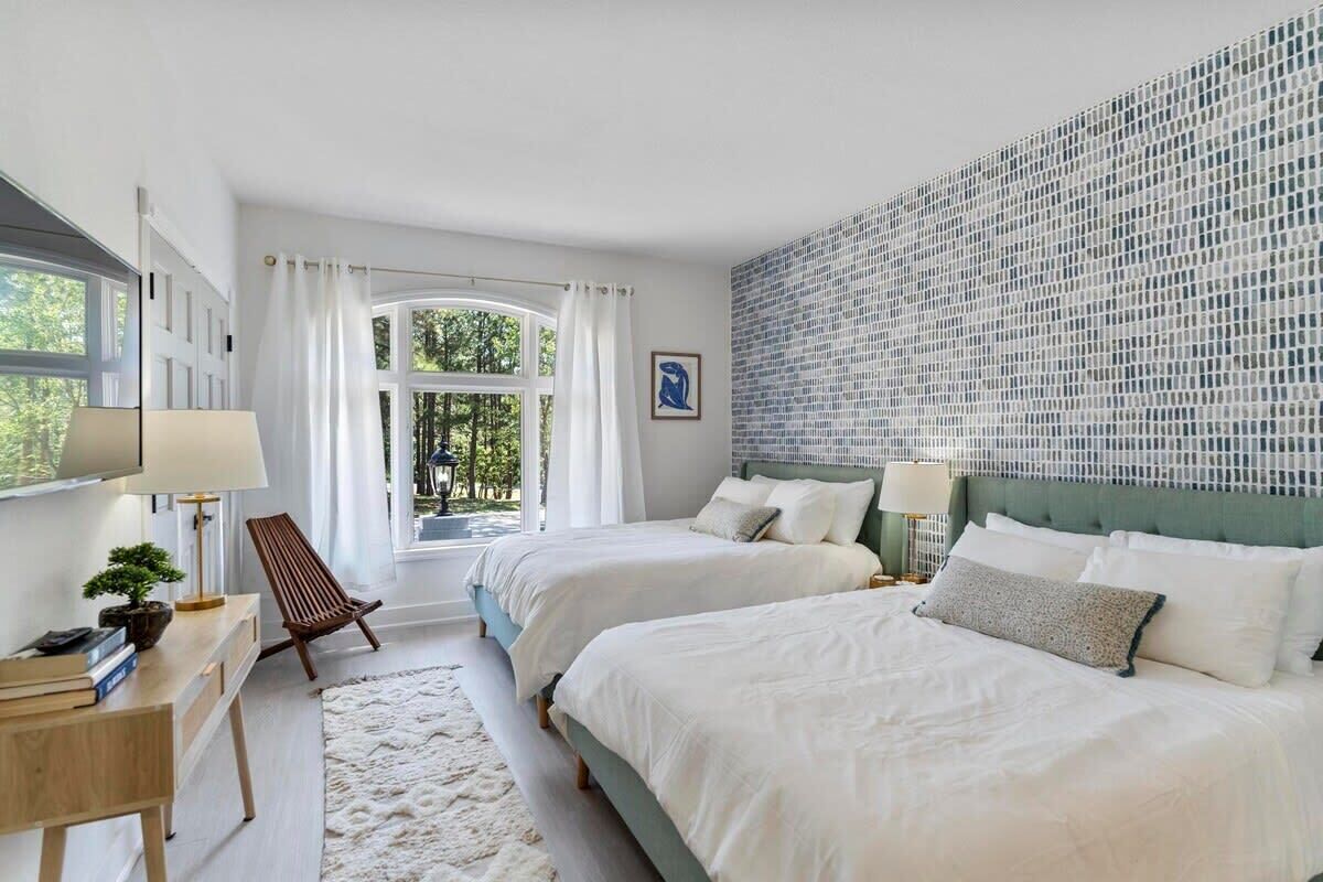 7 bedrooms, desk, iron/ironing board, free WiFi