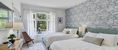 7 bedrooms, desk, iron/ironing board, free WiFi