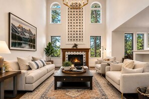 Smart TV, fireplace, books, offices