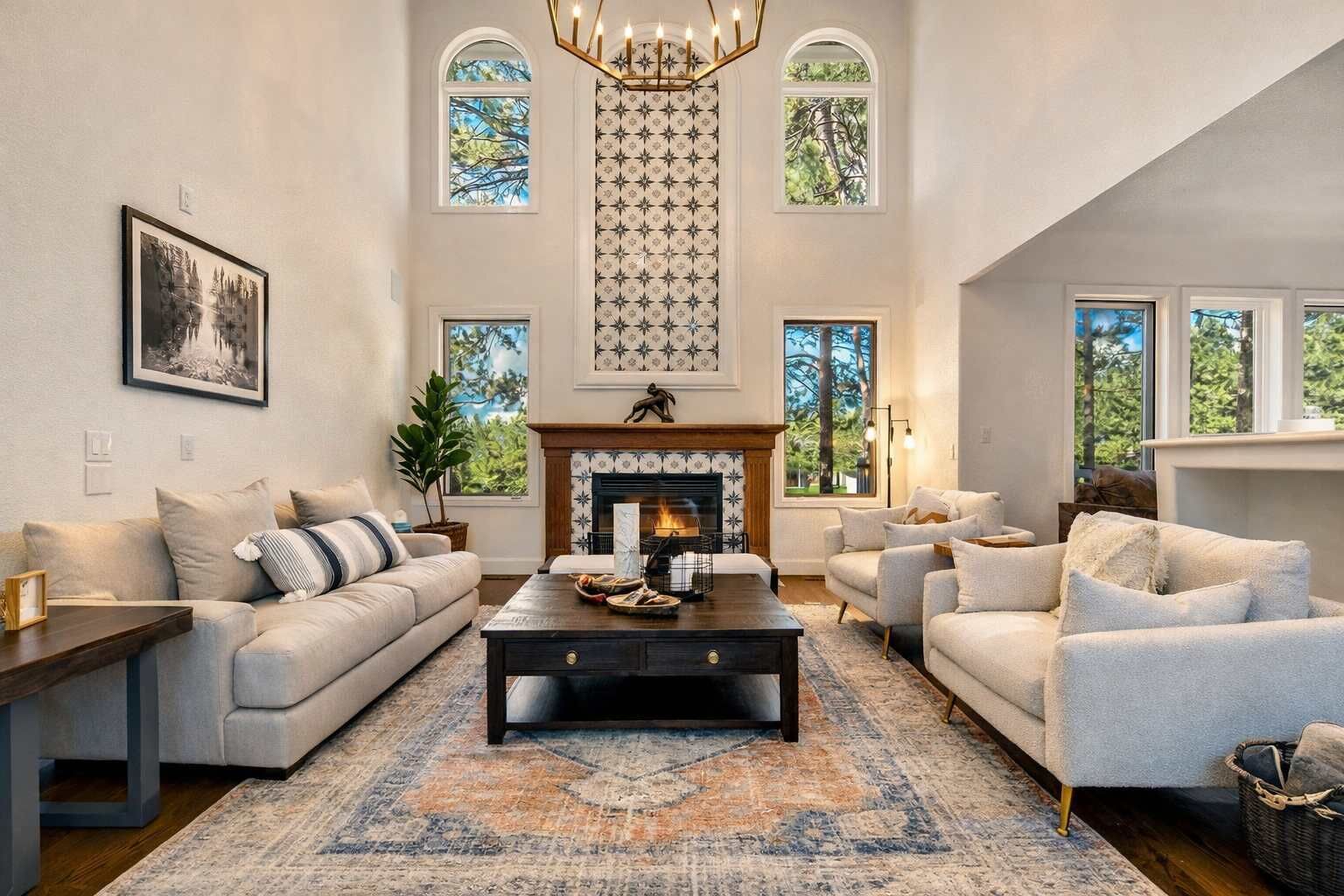 智能电视、壁炉、书、办公室