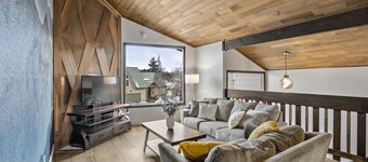 🏔Family Friendly - Near Airport & Lake w/ Mountain Views - No Chores