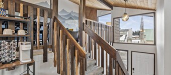 🏔Family Friendly - Near Airport & Lake w/ Mountain Views - No Chores