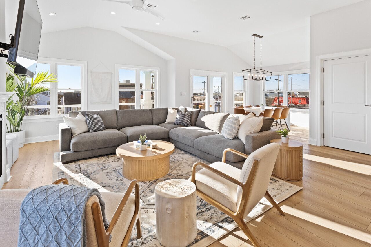 TV connectée, cheminée, chaîne hi-fi