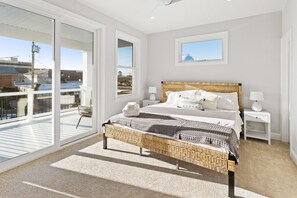 6 bedrooms, free WiFi, bed sheets