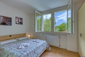 3 habitaciones, tabla de planchar con plancha y wifi gratis