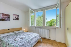 3 habitaciones, tabla de planchar con plancha y wifi gratis 