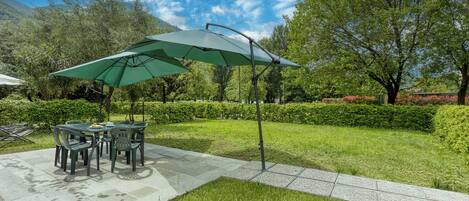 屋外ダイニングエリア