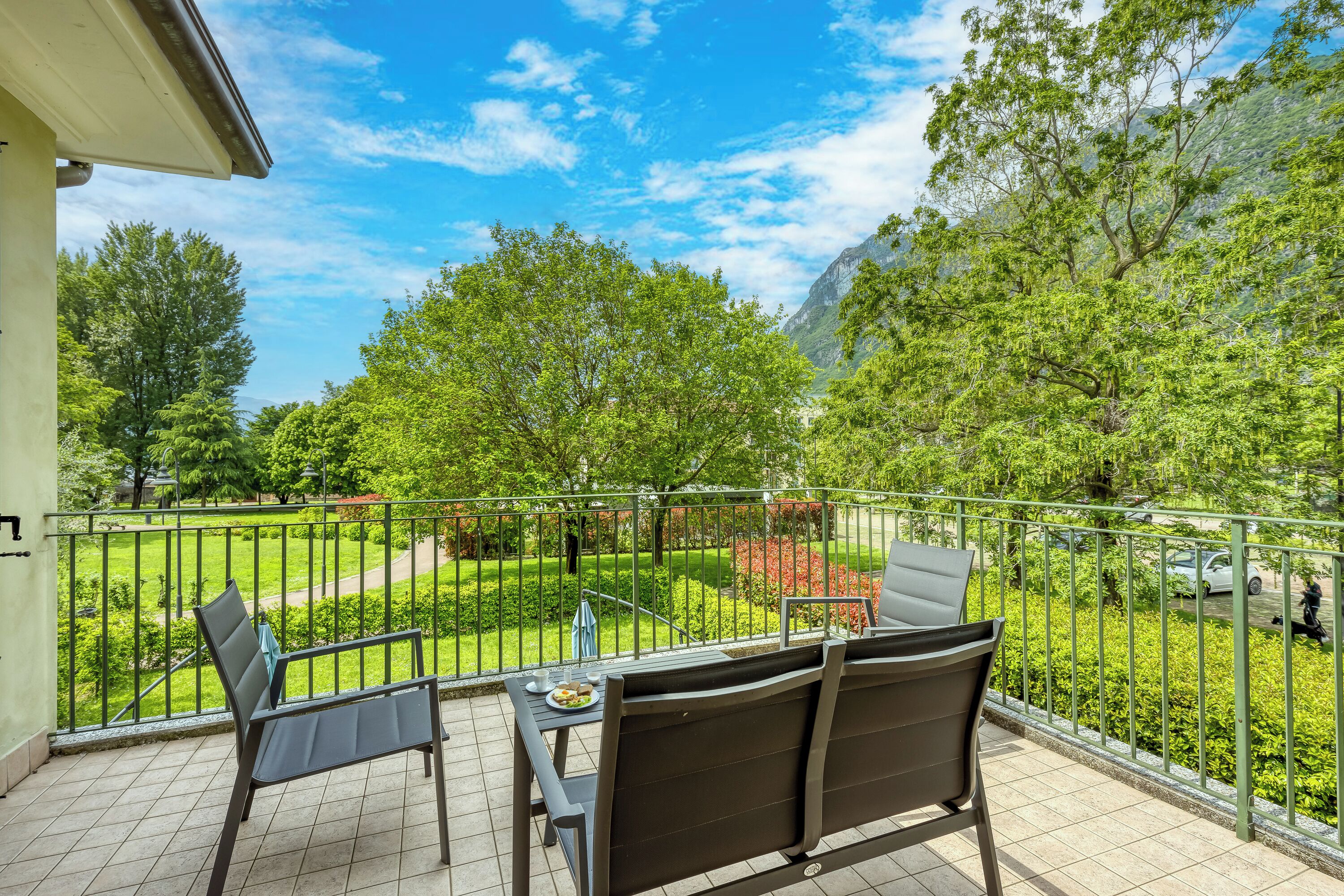 المنطقة المحيطة بالمنشأة