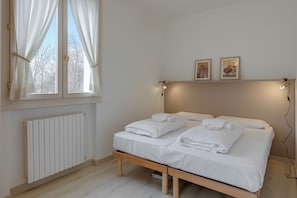 1 bedroom, WiFi, bed sheets - Porto Letizia Mimosa 3, Porlezza, Italy (Porlezza)