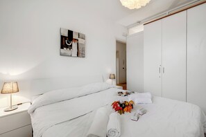 2 makuuhuonetta, silitysrauta/-lauta, ilmainen Wi-Fi, vuodevaatteet