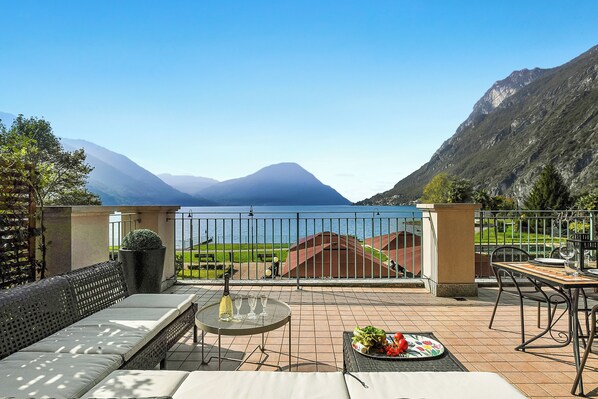 تناول الطعام بالخارج