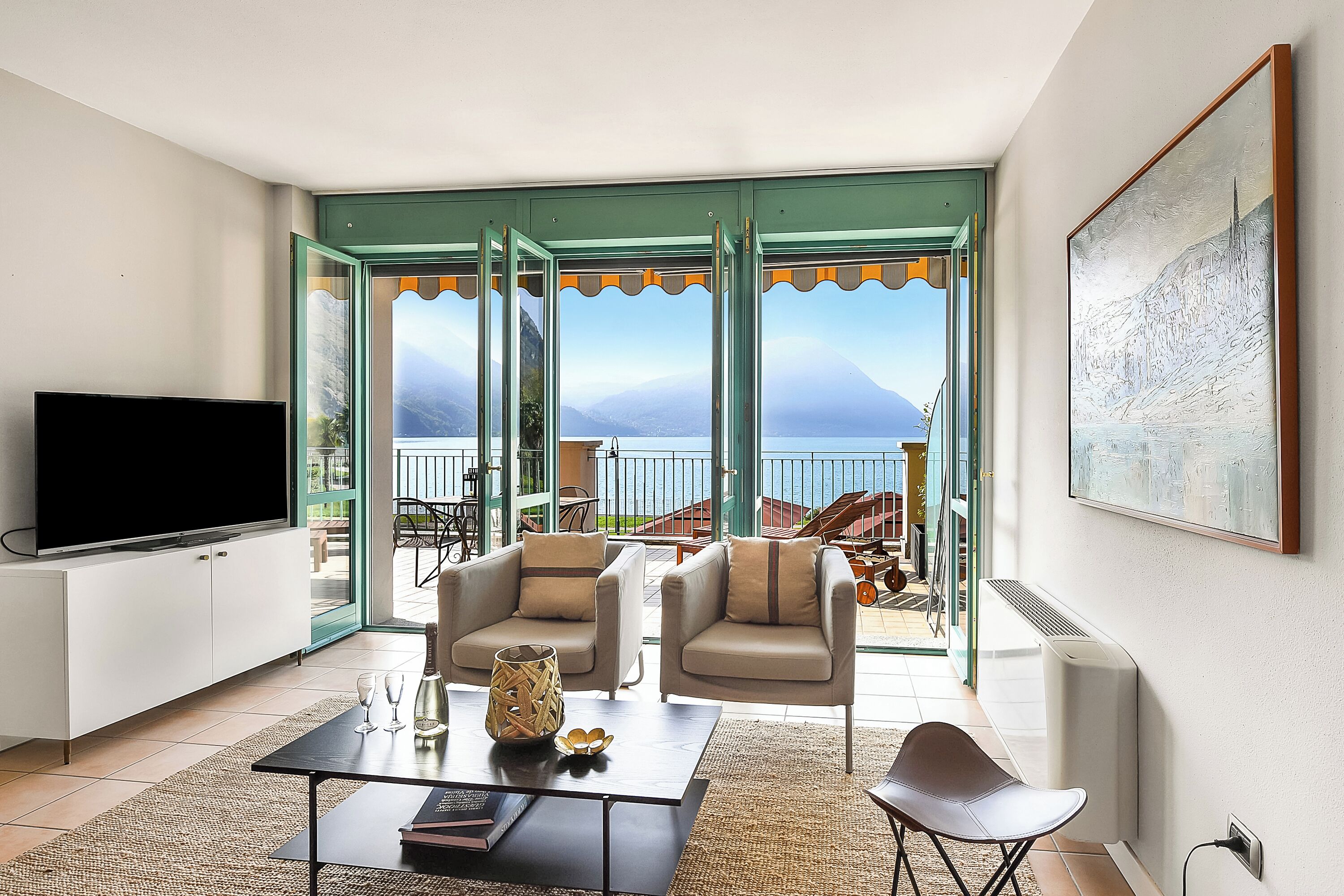 TV, DVD player, aparelho de som